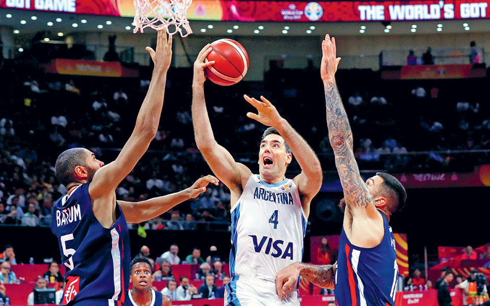 μπάσκετ-η-κορυφή-χωράει-μόνο-έναν-2337399