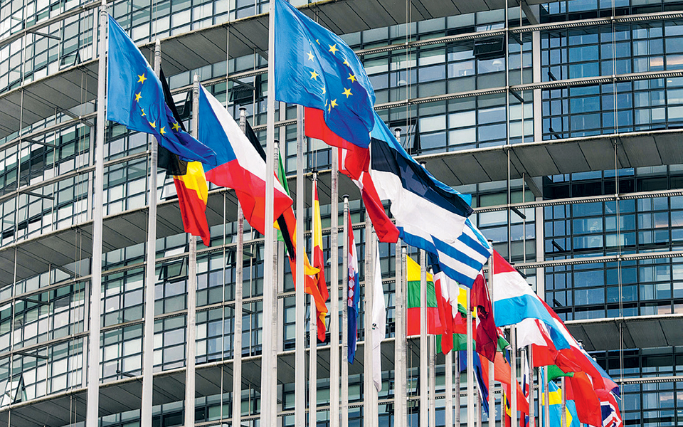 ενας-ηρακλής-καθαρίζει-30-δισ-ευρώ-κό-2338156