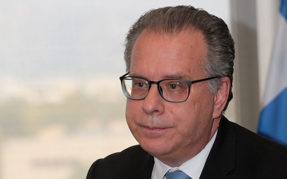 γιώργος-κουμουτσάκος-χιλιάδες-σύροι-2338155