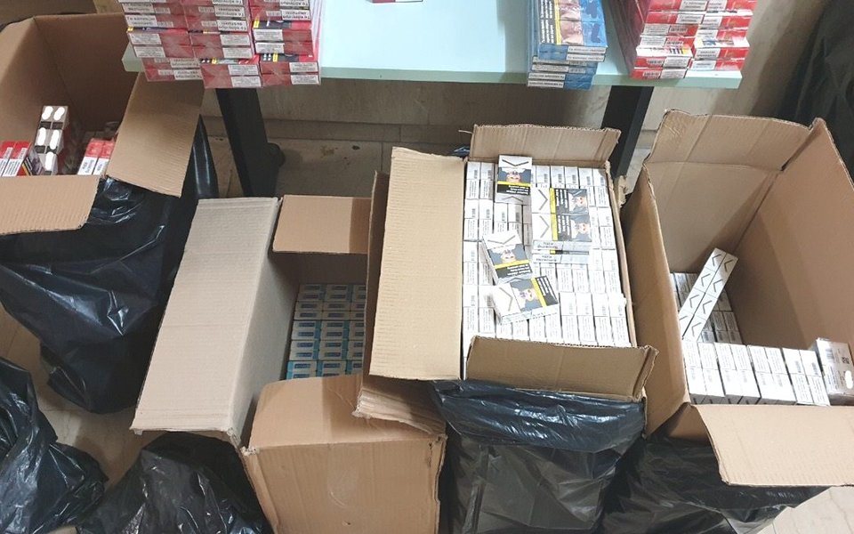 αστυνομική-επιχείρηση-στο-προαύλιο-τ-2336125