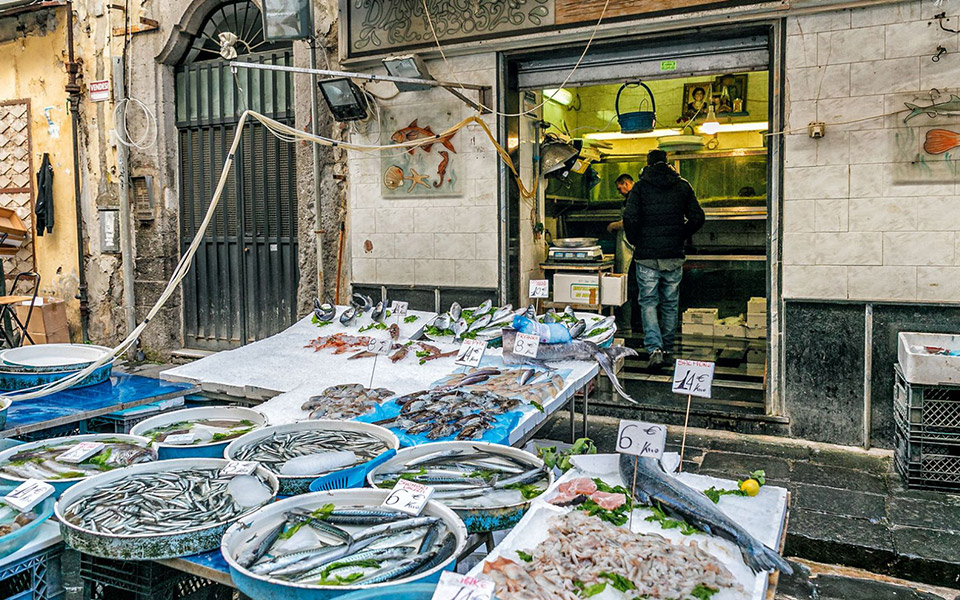 ψωνίζοντας-στα-μερκάτι-2338751