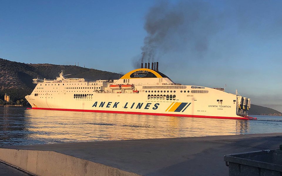 ηγουμενίτσα-ζημιές-σε-φορτηγά-και-εμπ-2339736