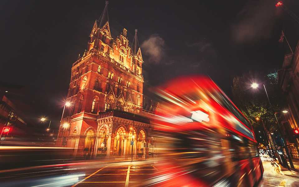 aνάμεσα-στο-φαίνεσθαι-και-το-είναι-2339672