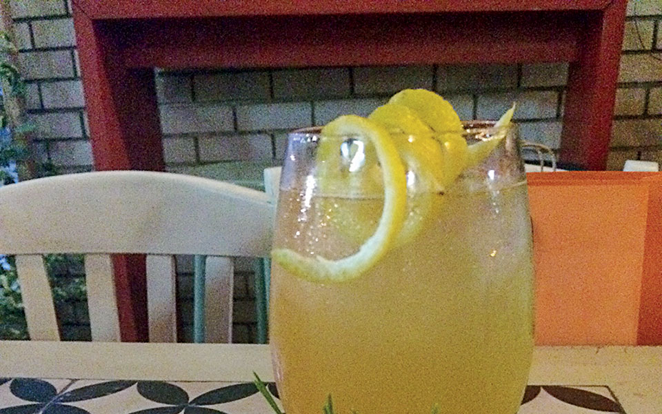 ρετσίνα-shaken-or-stirred-2336559