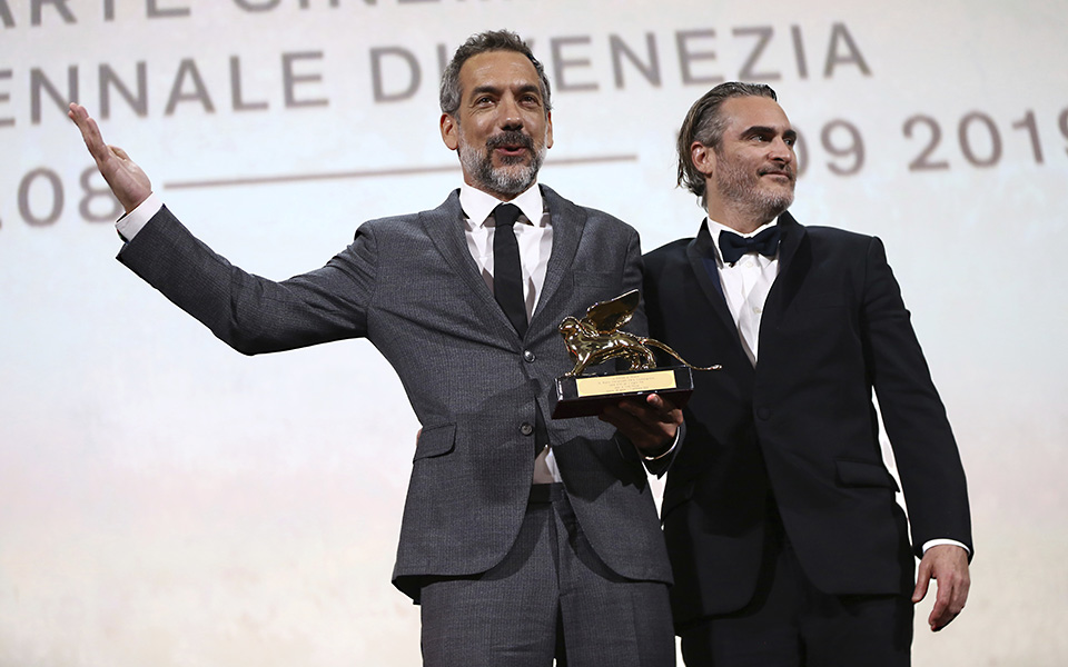 στην-ταινία-joker-ο-χρυσός-λέοντας-της-βε-2336383