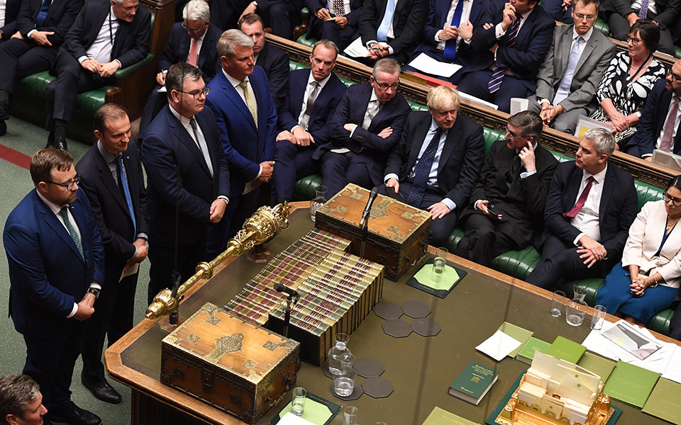 brexit-h-νέα-μάχη-στο-κοινοβούλιο-και-το-αίν-2335724