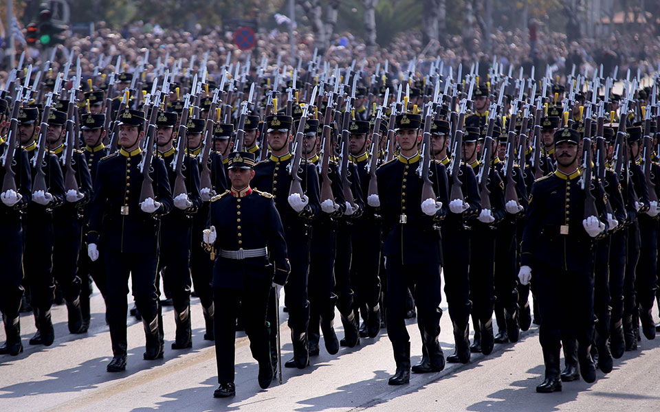με-λαμπρότητα-η-μεγάλη-στρατιωτική-πα-2344779