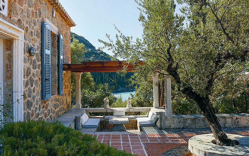 το-σπίτι-έμπαινε-στη-θάλασσα-2344721