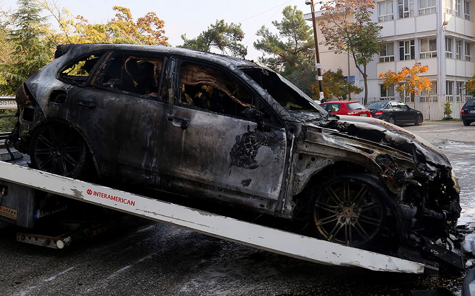 εμπρηστική-επίθεση-σε-10-αυτοκίνητα-στη-2344766