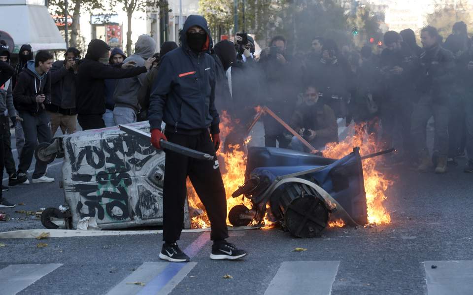 επεισόδια-στην-ασοεε-αγνωστοι-έβαλα-2345079