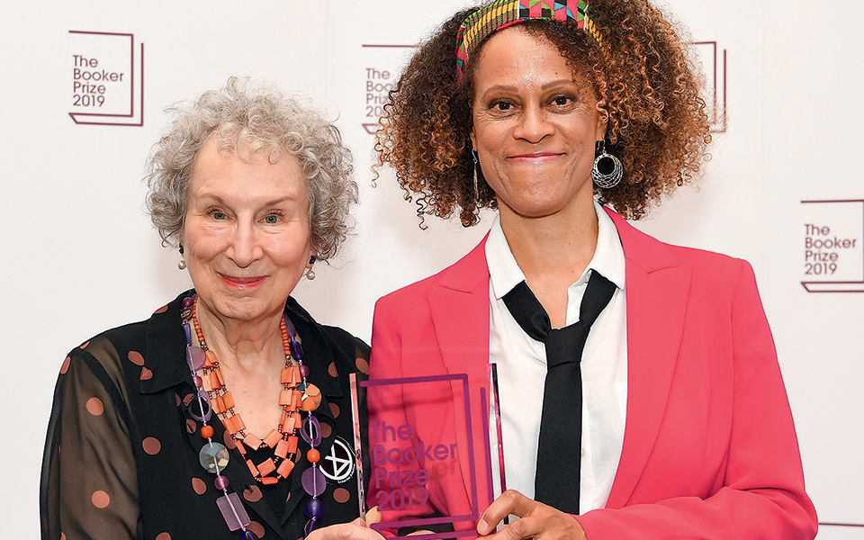 δύο-βλέμματα-μοιράζονται-ένα-βραβείο-2342408