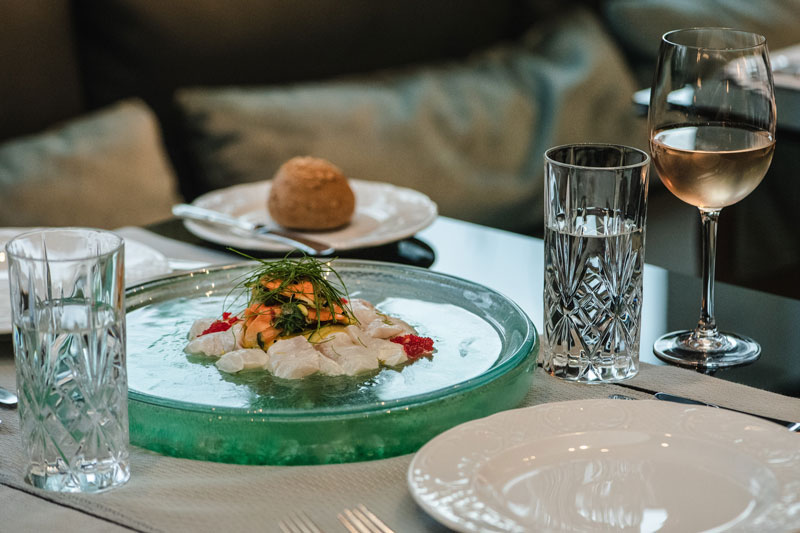 juju-στο-divani-caravel-ξεχωρίσαμε-τα-κλασικά-2343560