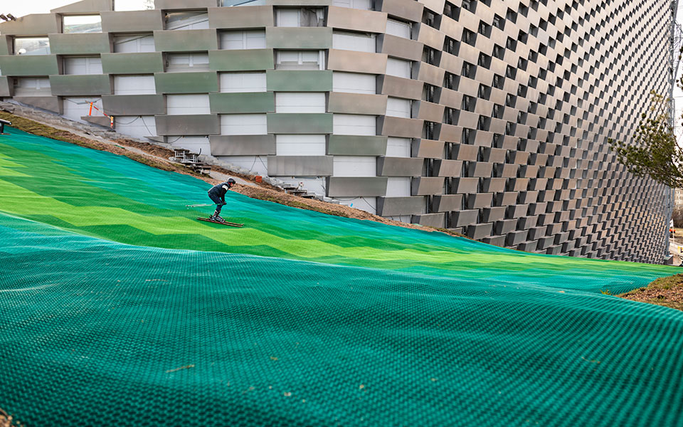 πίστα-σκι-σε-εργοστάσιο-καύσης-απορρι-2341964