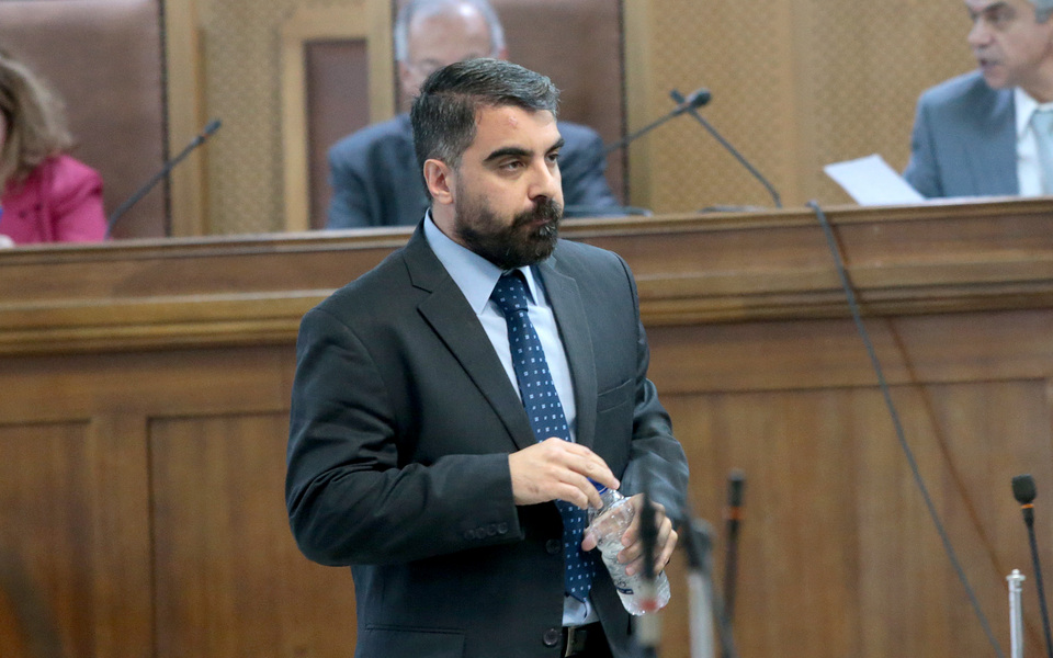 πλήρης-άγνοια-για-σύμβολα-των-ναζί-κ-2342794