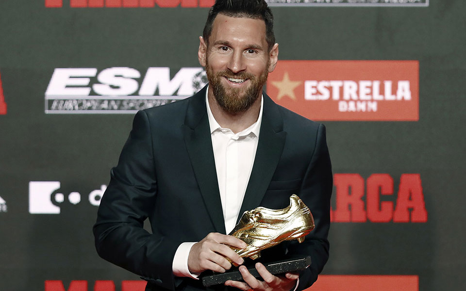 ο-μέσι-παρέλαβε-το-έκτο-χρυσό-παπούτσ-2342473