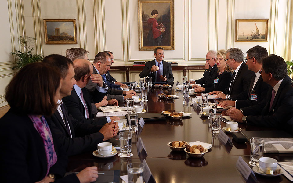 συνάντηση-μητσοτάκη-τραπεζιτών-προ-2343895