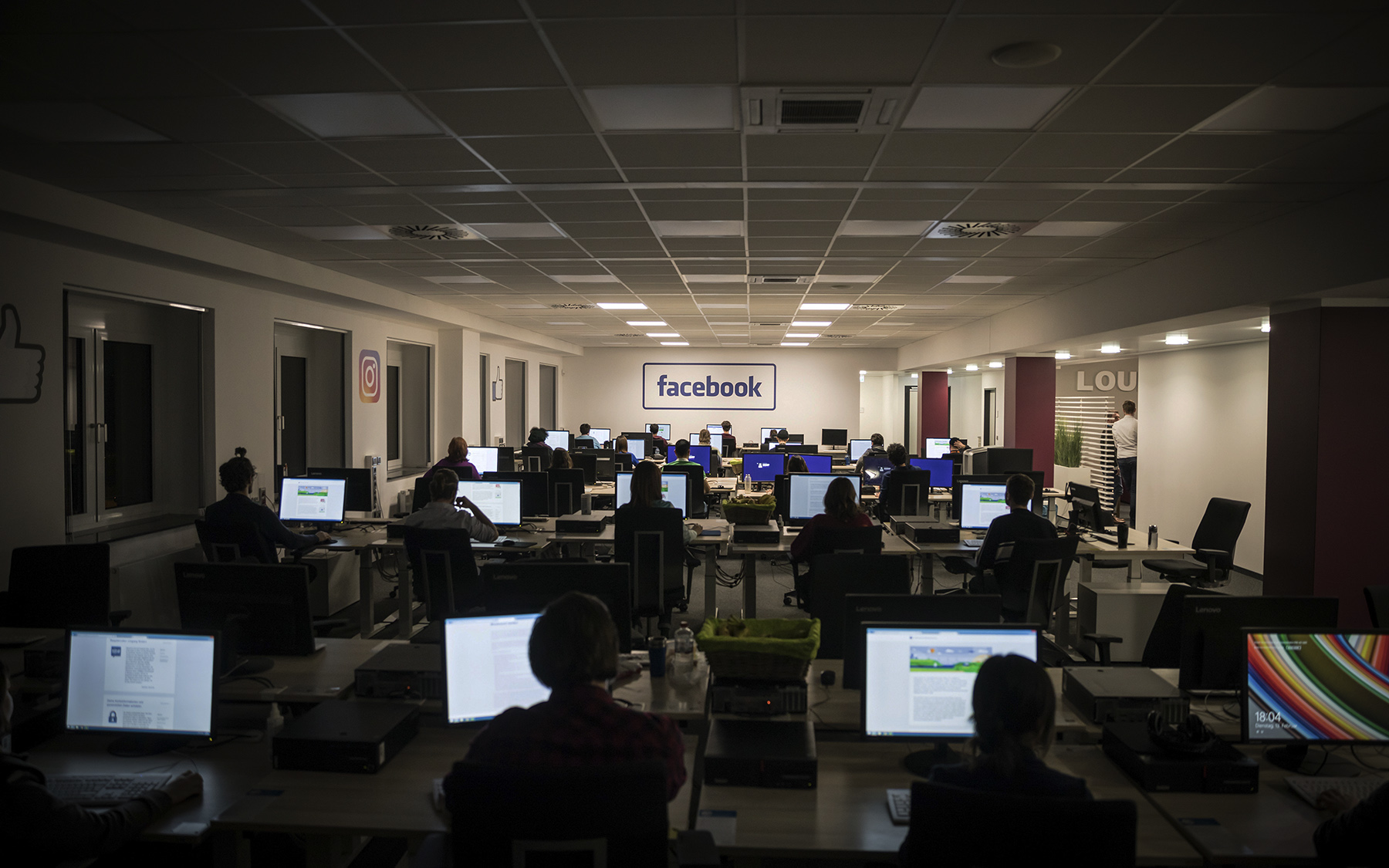 στα-άδυτα-του-facebook-στο-μοσχάτο-2343055