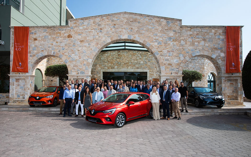 νέο-renault-clio-επαναστατική-εξέλιξη-2344604