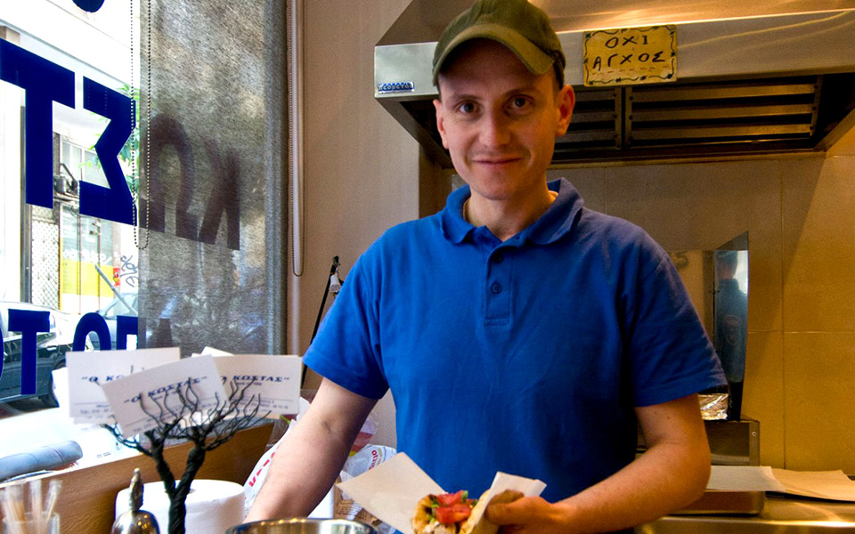 το-τυλιχτό-του-κώστα-με-μπιφτέκι-2341010