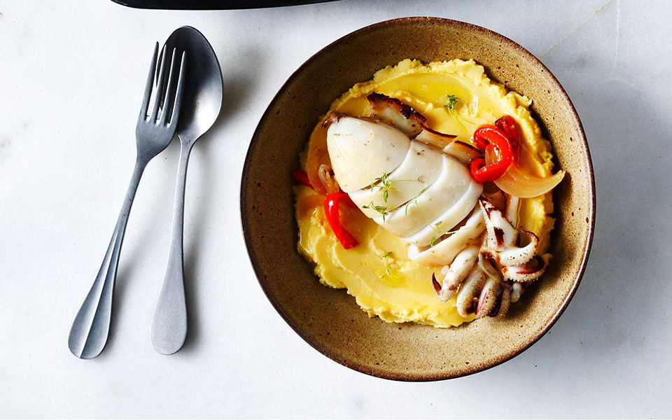 φάβα-κυμινάτη-με-ψητές-σουπιές-2343898