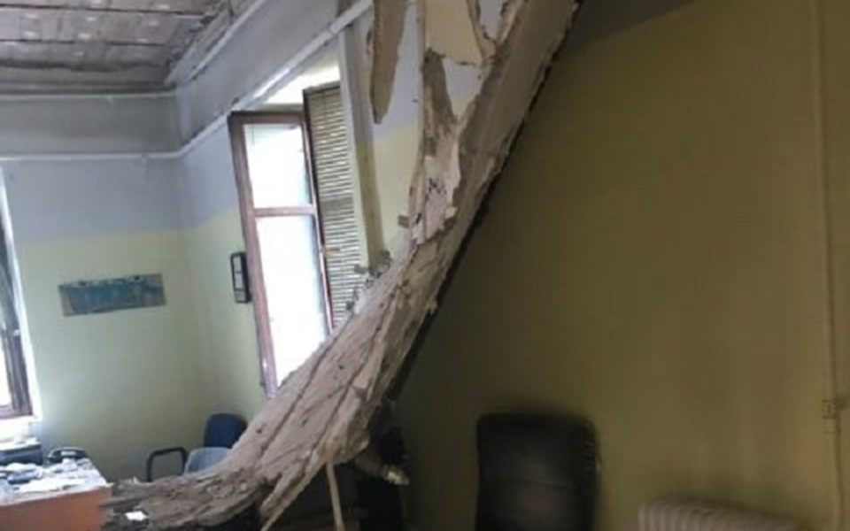 κατέρρευσε-οροφή-στο-ιπποκράτειο-θεσ-2340477