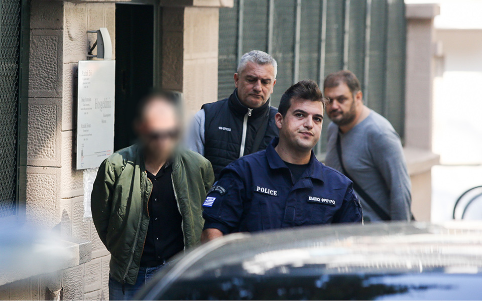 εισβολή-αντιεξουσιαστών-στο-τουρκικ-2342602