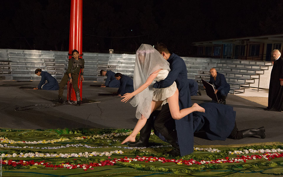 κριτική-της-κριτικής-2343125