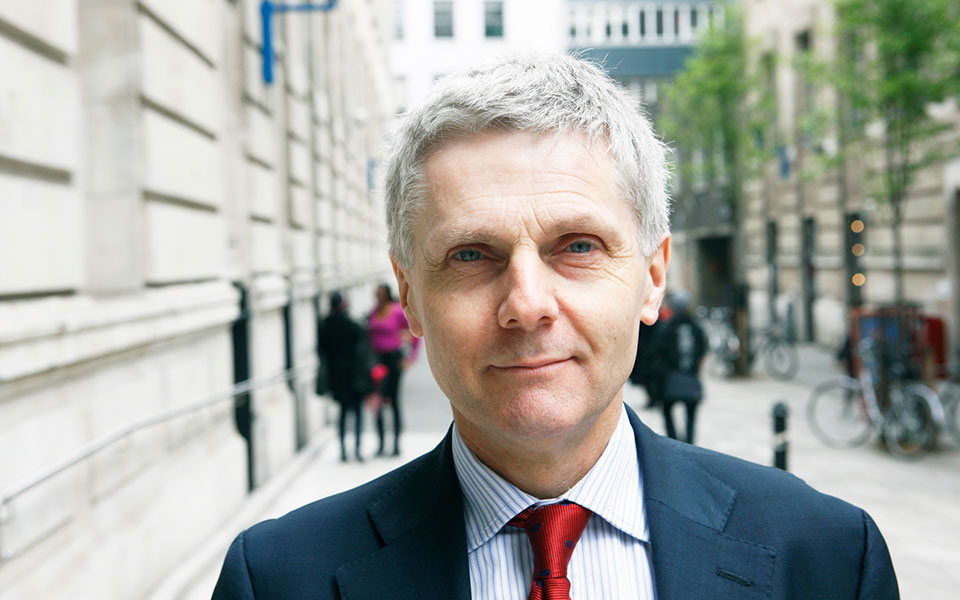 τόνι-τράβερς-στην-κ-αβέβαιο-το-μέλλο-2340862