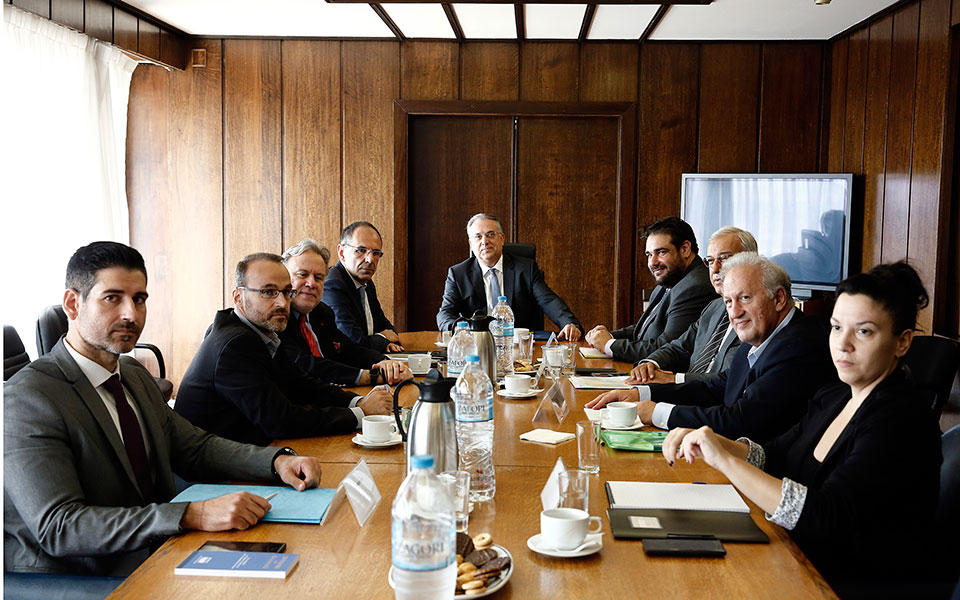 συναίνεση-όλων-πλην-συριζα-για-ισοτιμ-2342485