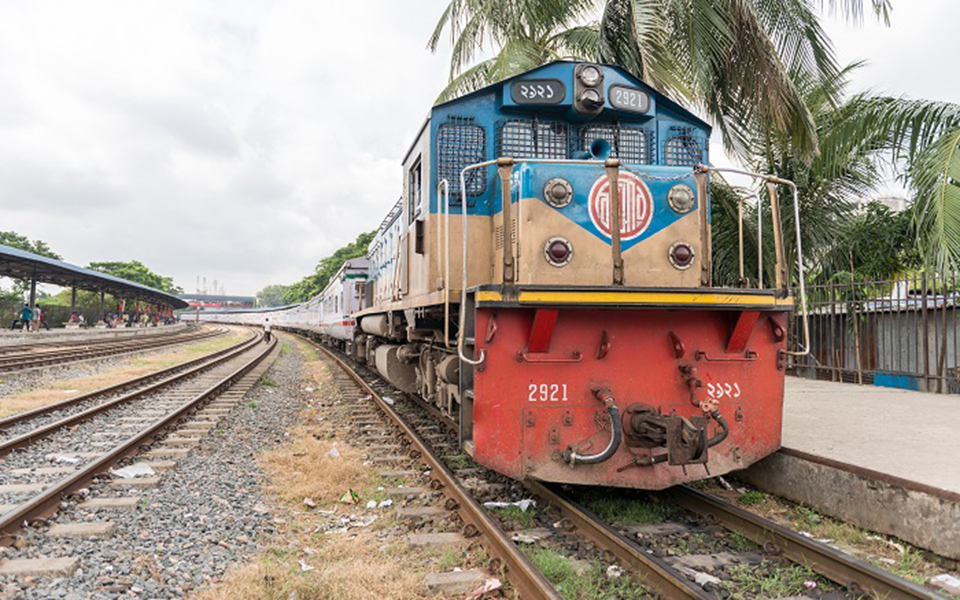 τουλάχιστον-16-νεκροί-και-60-τραυματίες-σ-2347000