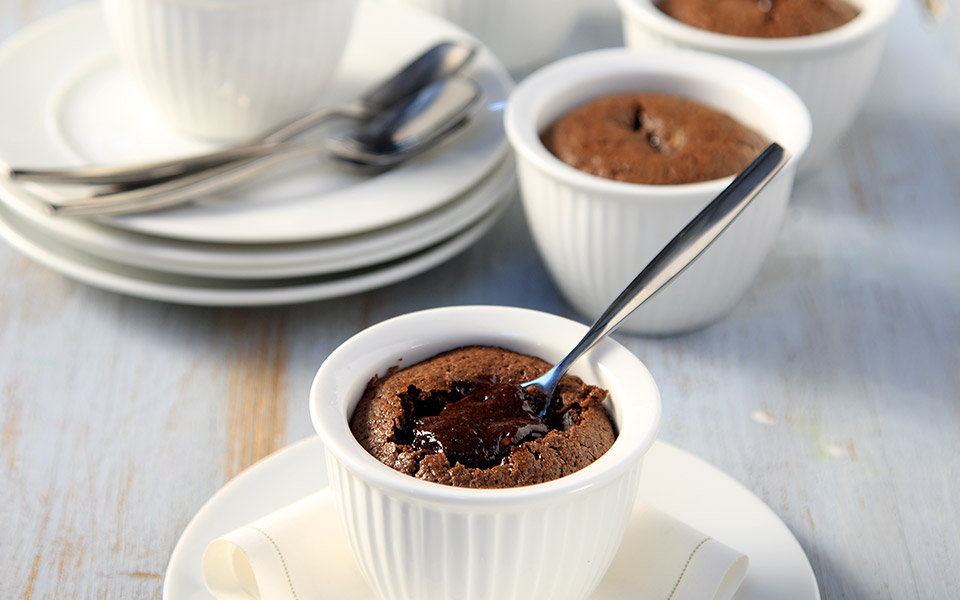 σουφλέ-σοκολάτας-με-γέμιση-φιστικοβο-2346574