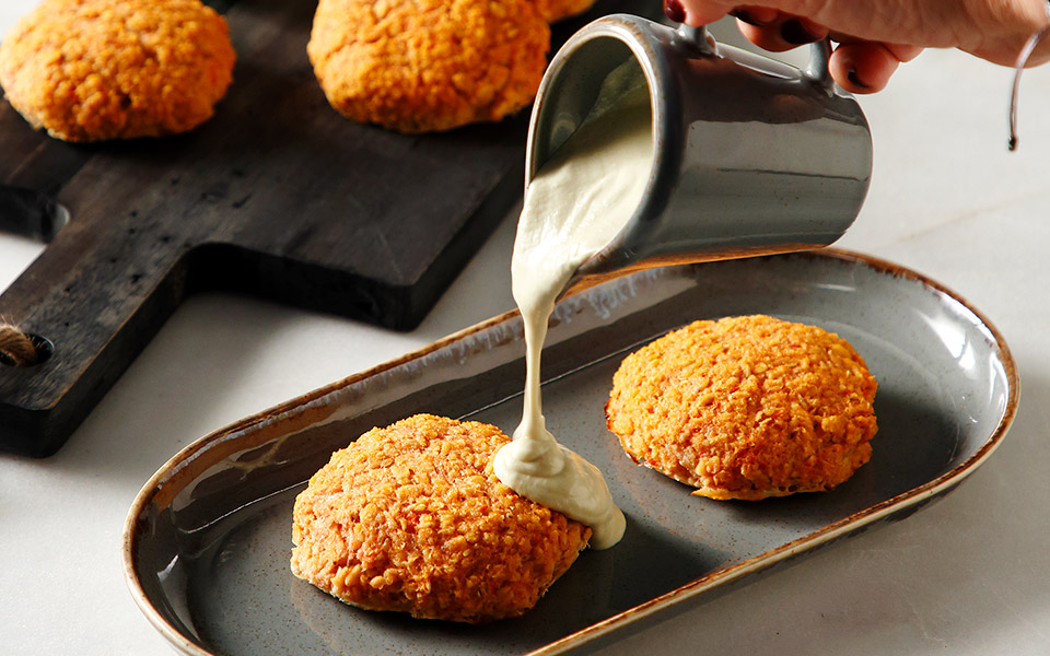 ψαρομπιφτέκια-με-σάλτσα-αβοκάντο-2346589