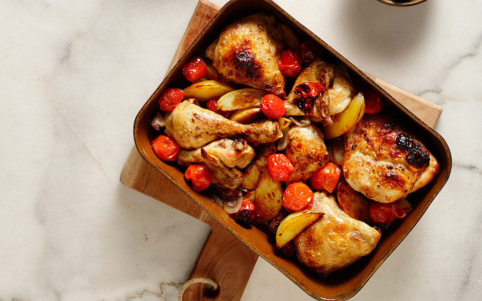 κοτόπουλο-στον-φούρνο-με-πατάτες-και-σ-2349399