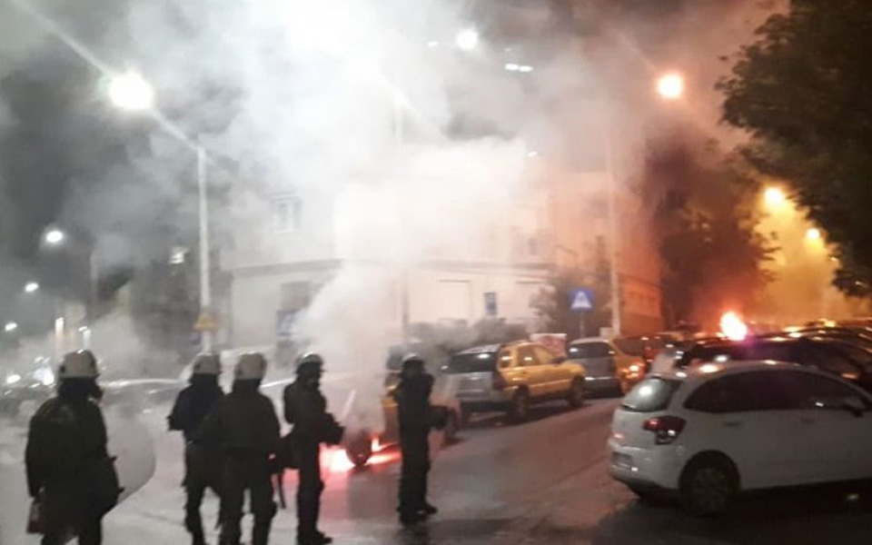 μολότοφ-μετά-την-πορεία-του-πολυτεχνε-2348215