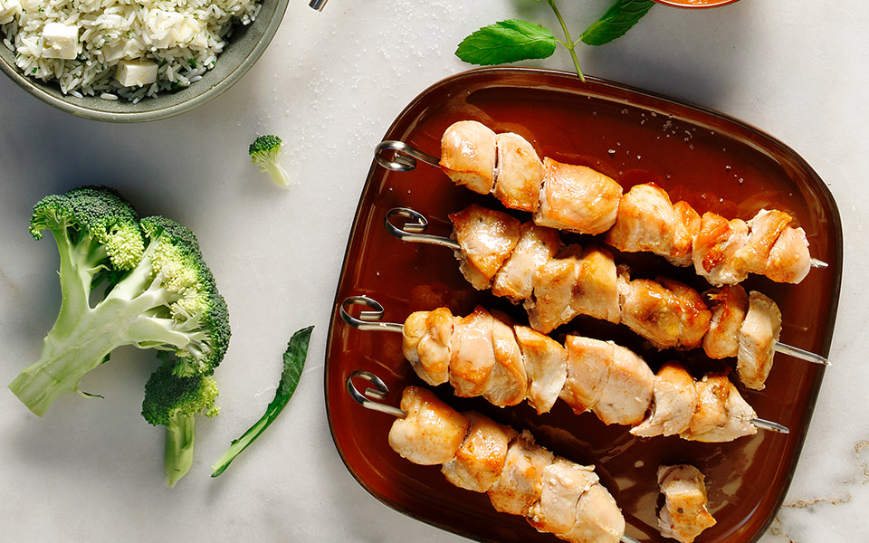 αρωματικά-σουβλάκια-κοτόπουλου-με-πι-2346593