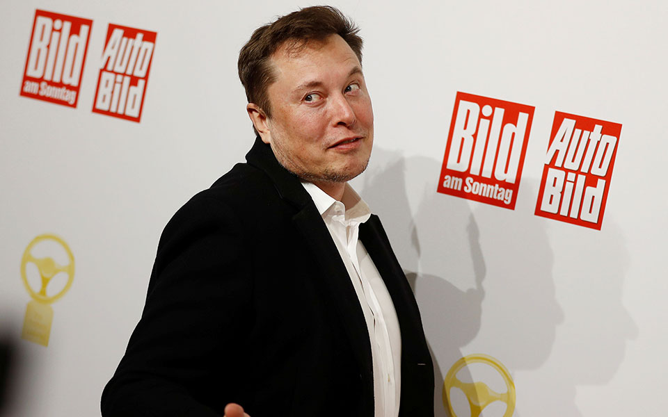 h-tesla-πετάει-το-γάντι-στις-γερμανικές-αυτο-2347421