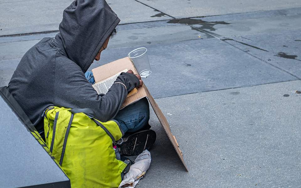 ζητιάνοι-μεταμφιεσμένοι-σε-πρόσφυγε-2349067