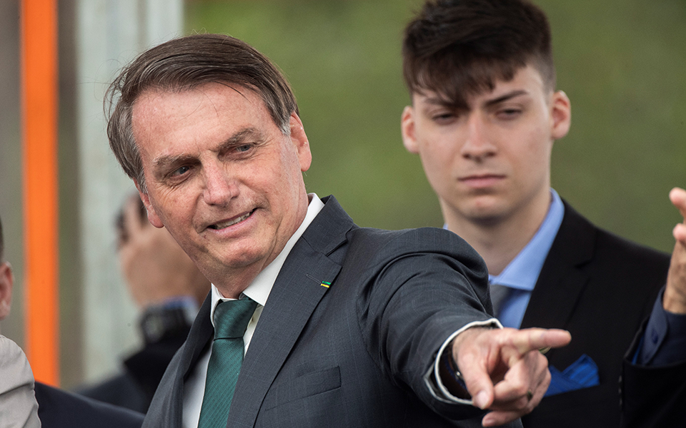 Από τον Πούτιν στον Μπολσονάρο: Οι ηγέτες που γαντζώνονται στην καρέκλα της εξουσίας-3