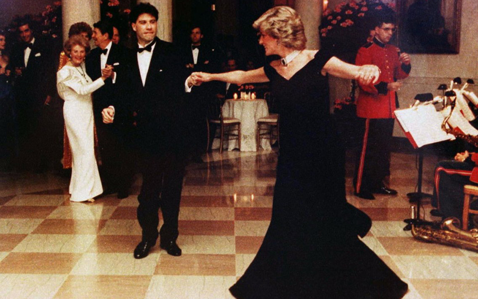 σε-δημοπρασία-εμβληματική-τουαλέτα-τ-2348205