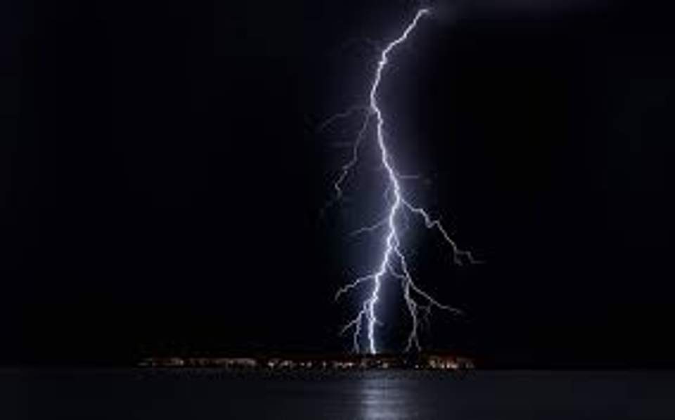 περισσότεροι-από-1-200-κεραυνοί-και-σημαν-2349279