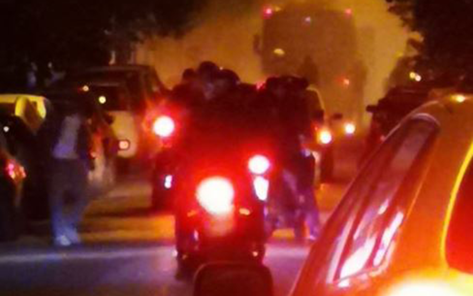 ενέδρα-με-μολότοφ-στα-εξάρχεια-τρεις-2346442