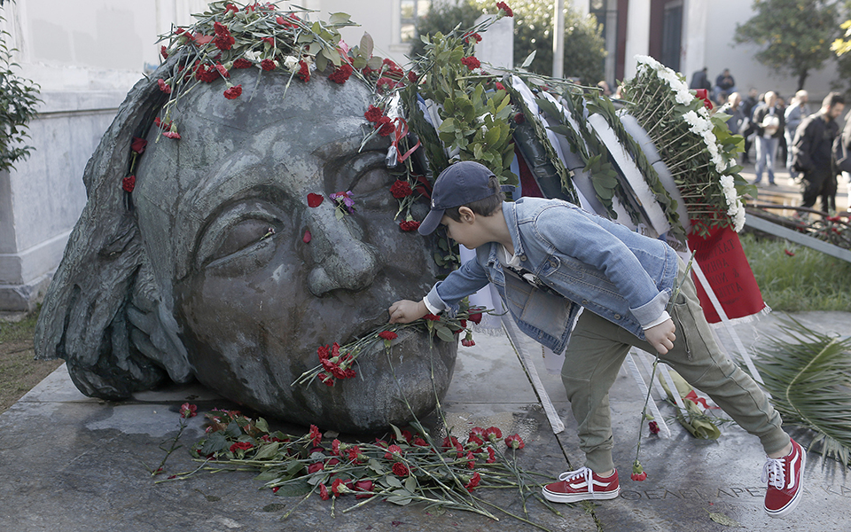 άνοιξαν-οι-πύλες-του-πολυτεχνείου-ο-2347756