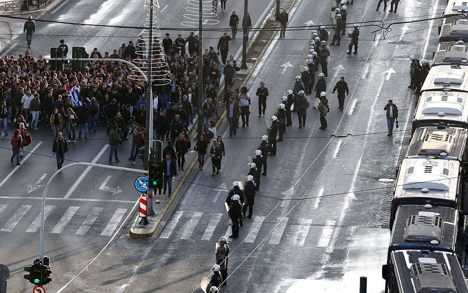 πέντε-χιλιάδες-αστυνομικοί-drones-και-ελικ-2347494
