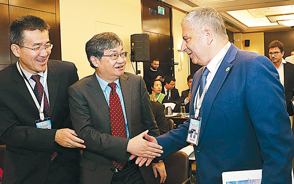 μέσον-για-την-εξάπλωση-του-ελληνισμού-2346003