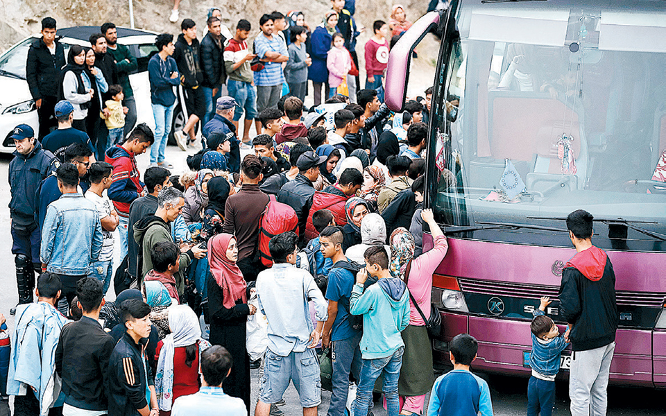 στα-νησιά-τα-κλειστά-κέντρα-για-μετανά-2348957