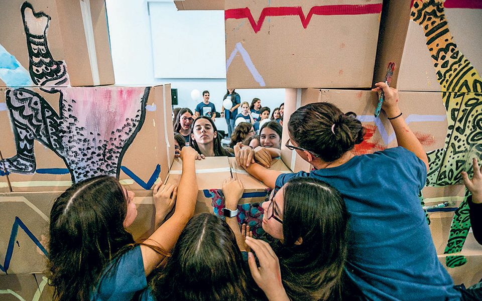 γκρέμισαν-τείχη-καταπίεσης-έχτισαν-γ-2347564