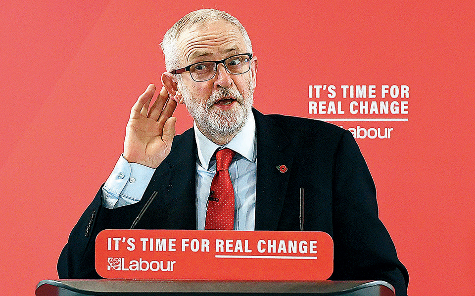 βρετανία-σε-δύο-ταμπλό-ο-τζέρεμι-κόρμπ-2346084