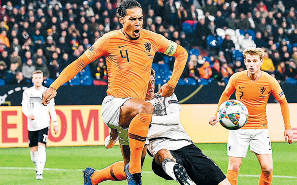 ποδόσφαιρο-υστατες-μάχες-για-ένα-εισι-2347984