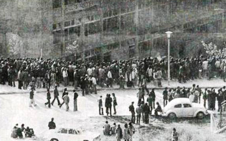 η-εκφωνήτρια-του-πολυτεχνείου-της-θεσ-2348165