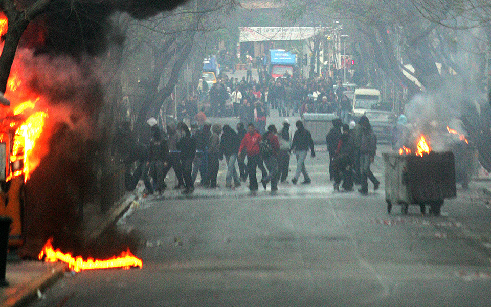 πώς-η-βία-κατέλαβε-τα-πανεπιστήμια-2348238